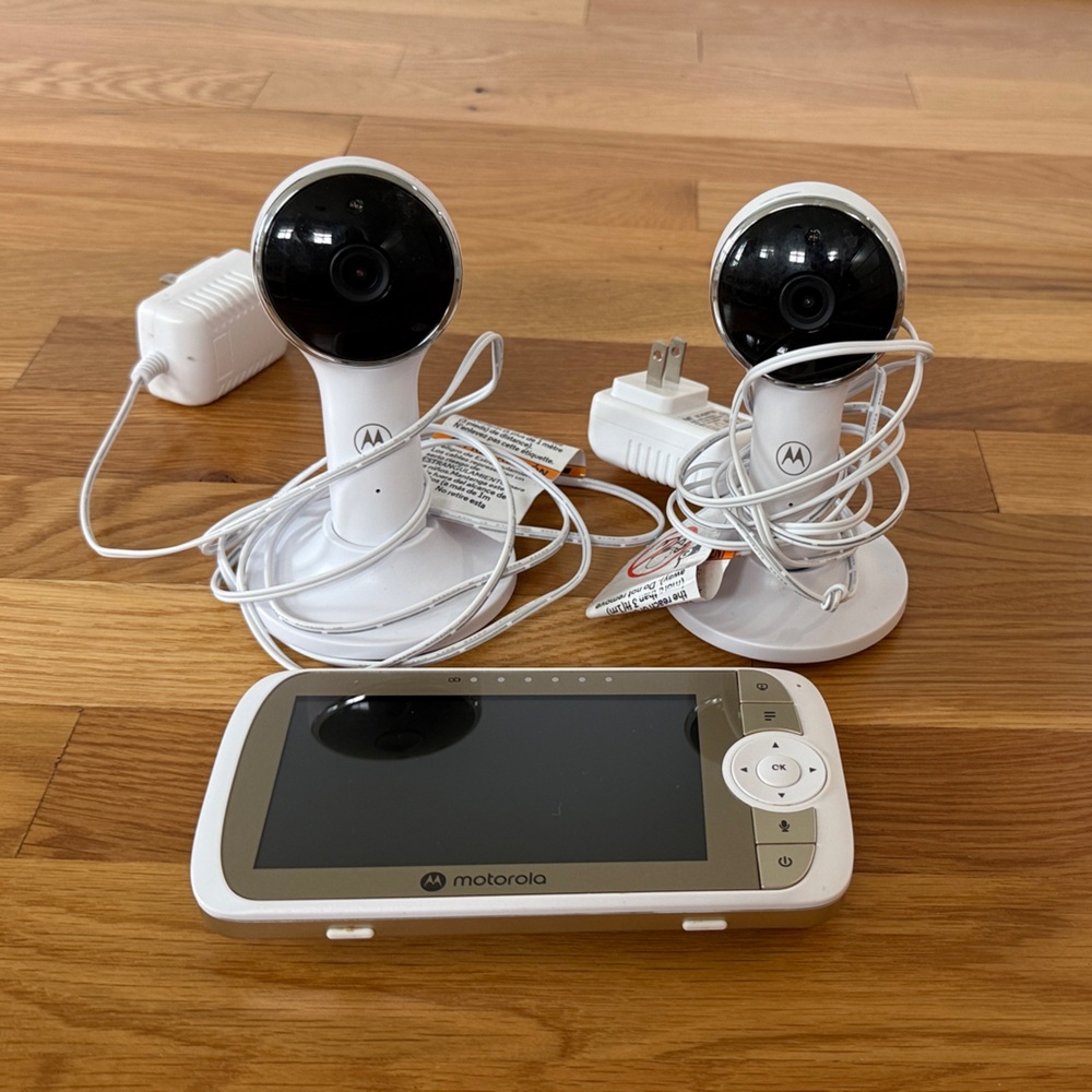 Motorola Dual Camera Baby Monitor in White and Black